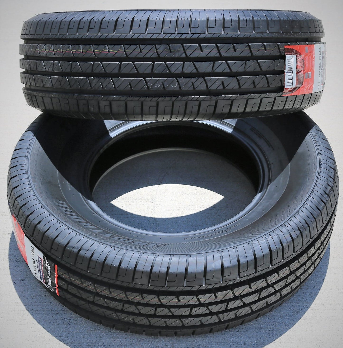 Versatile ARMSTRONG TRU-TRAC H/T LT275/65R18 123/120R BSW ALL SEASON TIRE Fits: 2019-23 Chevrolet Silverado 1500 LT Trail Boss, 2019-21 GMC Sierra 1500 AT4