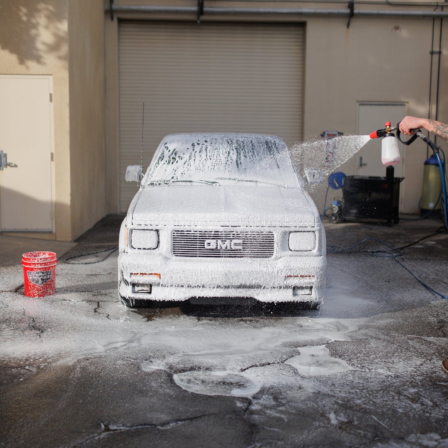 Versatile Jay Leno's Garage Car Wash + Wax (16 oz) - Clean & Shines Car Paint