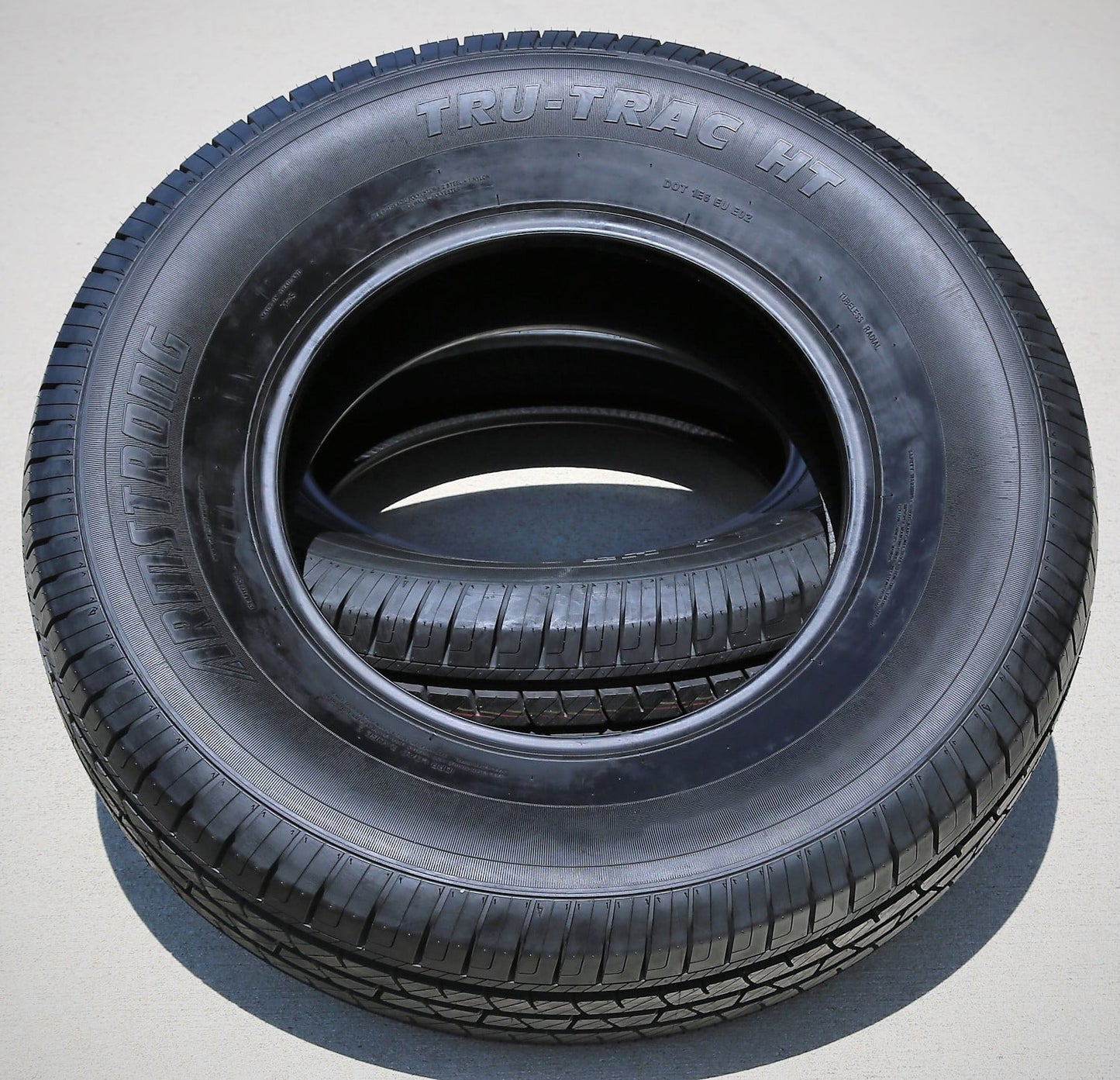 Versatile ARMSTRONG TRU-TRAC H/T LT275/65R18 123/120R BSW ALL SEASON TIRE Fits: 2019-23 Chevrolet Silverado 1500 LT Trail Boss, 2019-21 GMC Sierra 1500 AT4